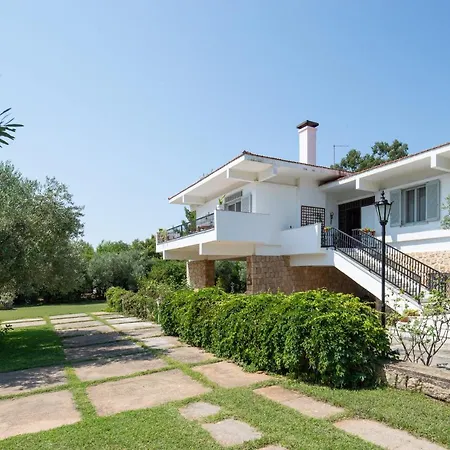 Stone Made Seaside Villa Nikiti (Sithonia)